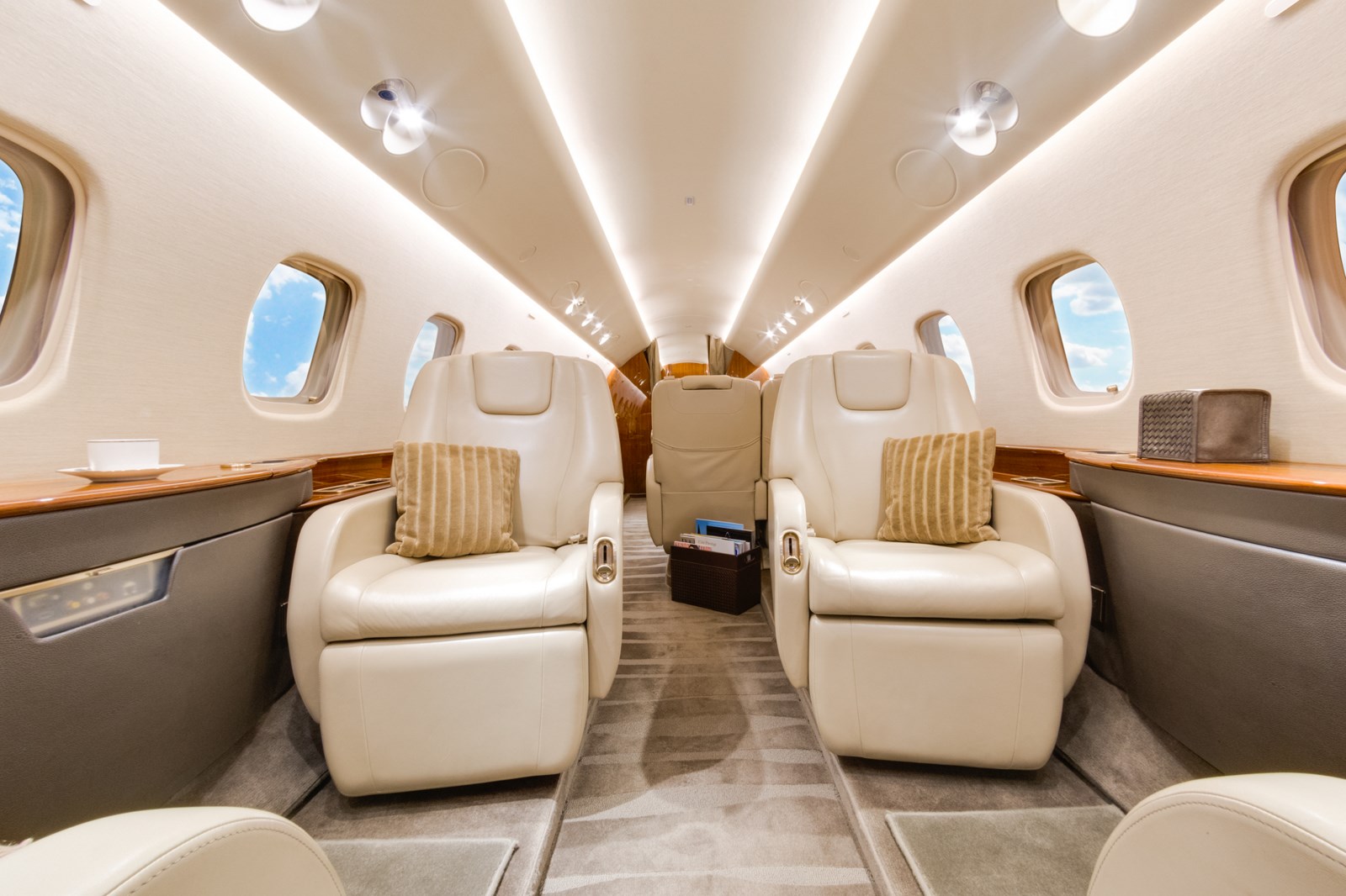 jet Embraer Legacy 650